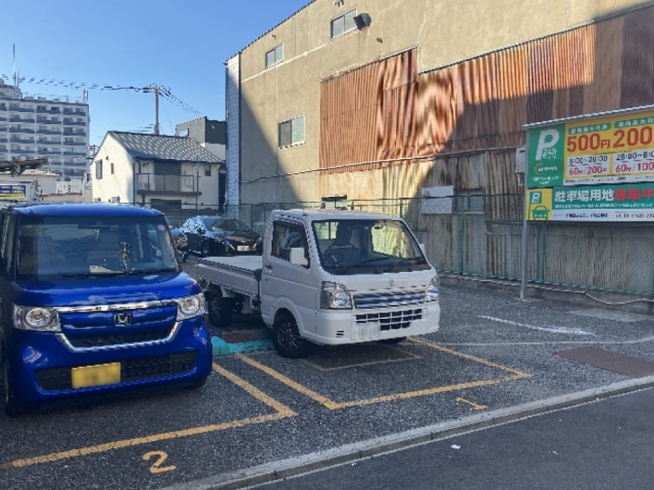 信和パーキング十三東第1駐車場